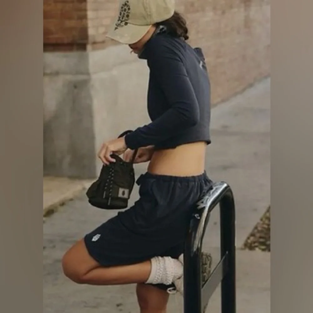 Free People MOVEMENT SET Hot Shot Easy Shorts & Long Sleeve Top Navy Blue NWOT - Picture 3 of 8